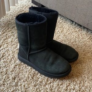 Ugg classic Short Boots Size 7